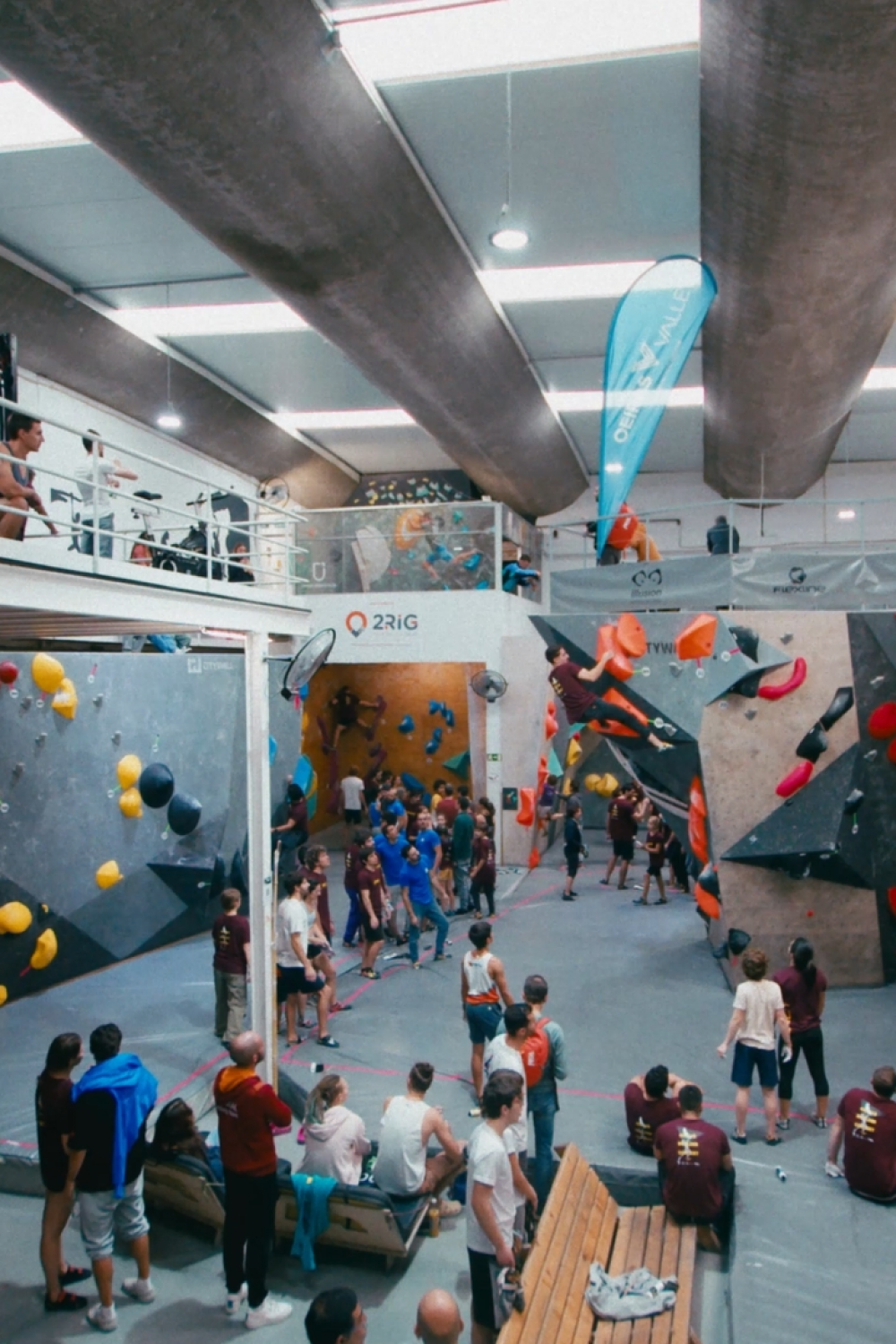 Climb Up Boulder Competition
